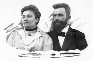 J. Andrš s manželkou